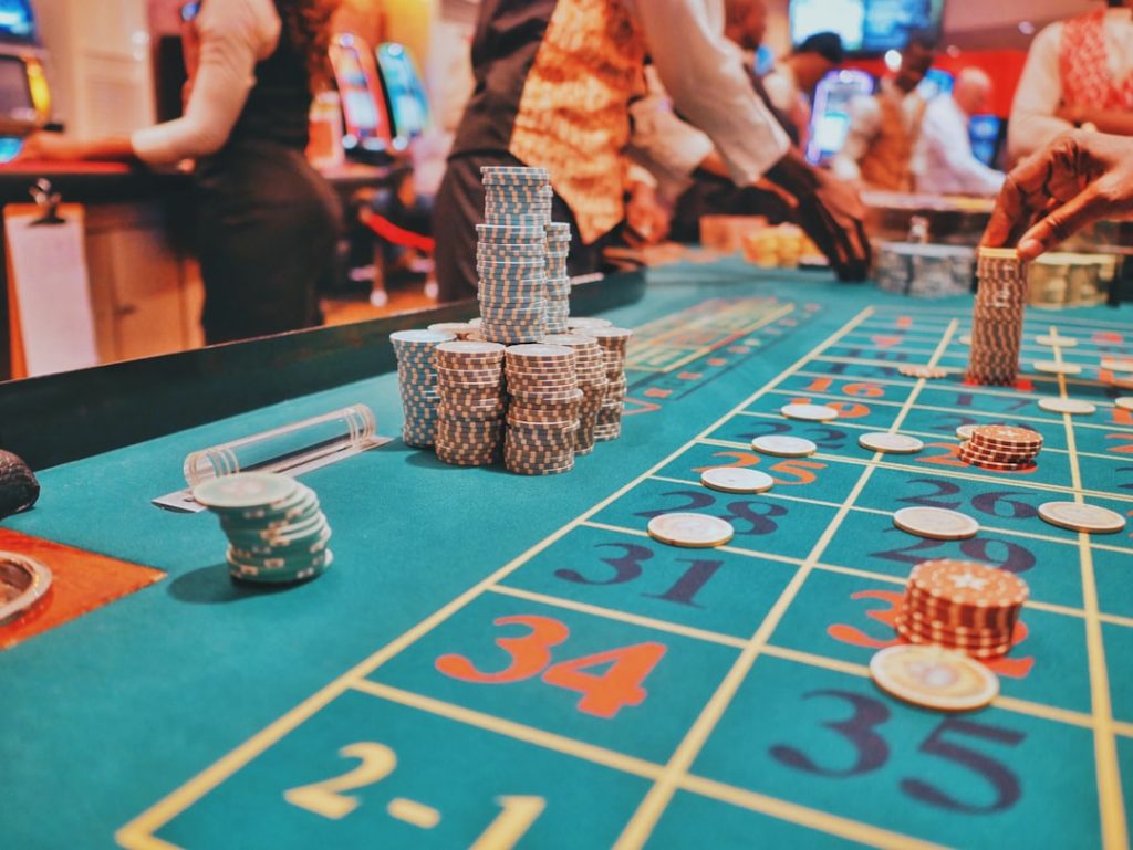Cum să îți gestionezi bankroll-ul în poker Photo Poker chips