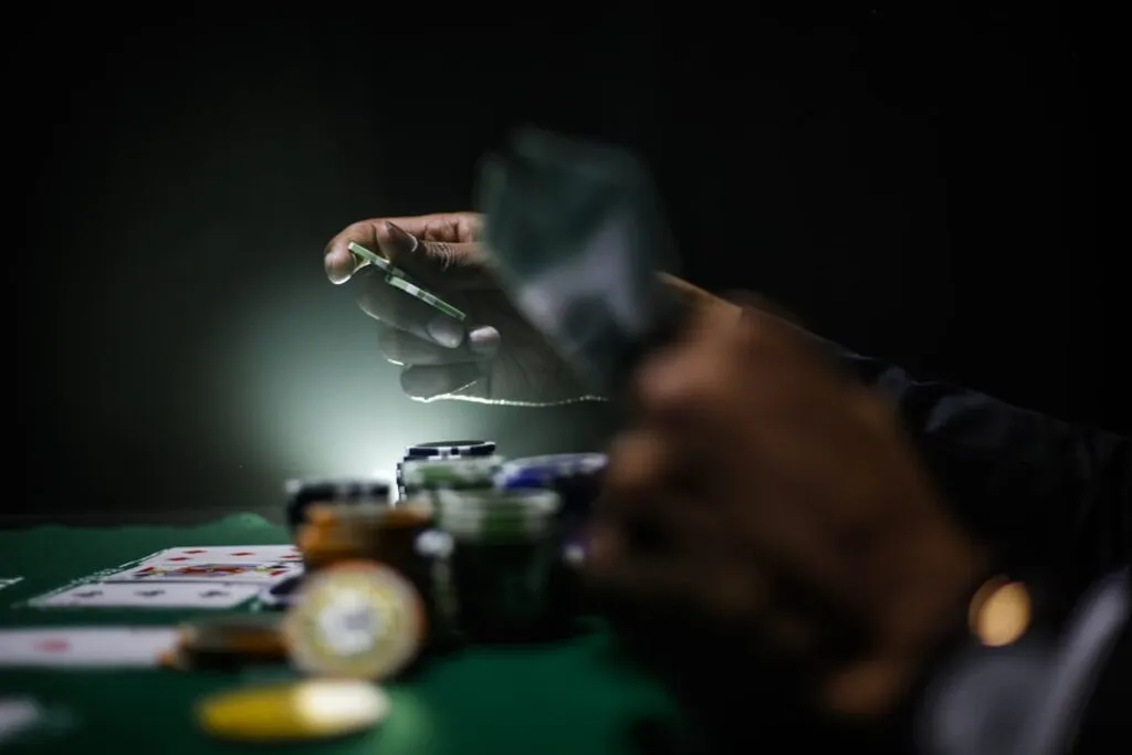 Cei Mai Mari Jucători de Poker din Lume: Istorii și Realizări Photo Poker table
