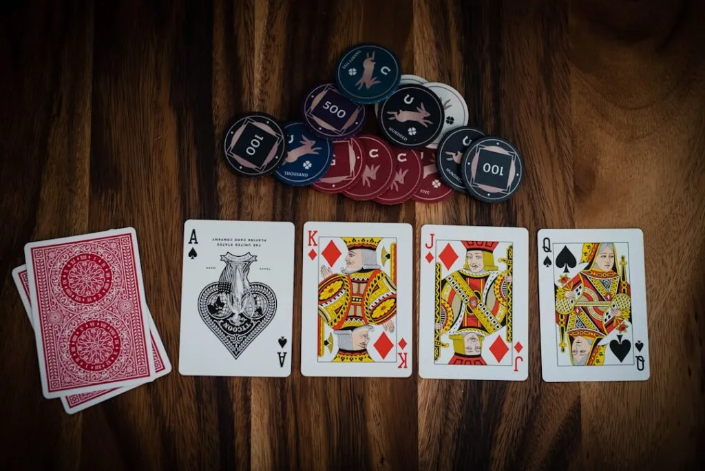 Strategie versus noroc în poker și pariuri sportive Photo Poker chips