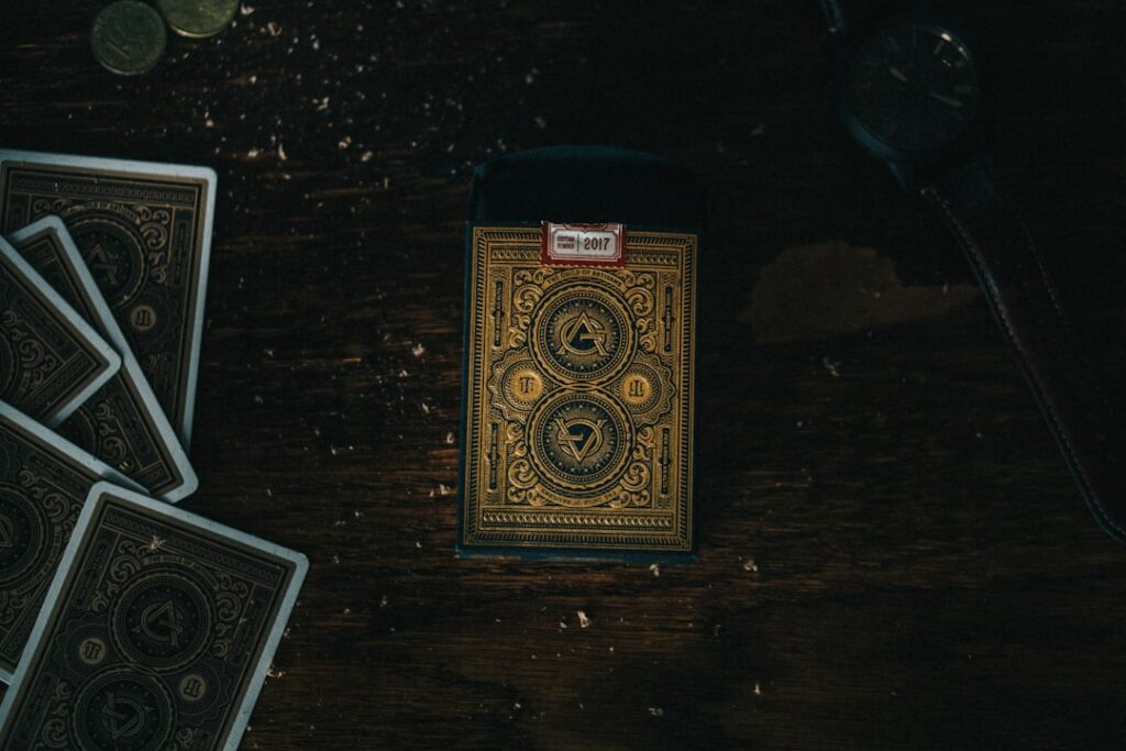 Cum să folosești tarotul pentru a afla ce te așteaptă în viață Photo Tarot cards