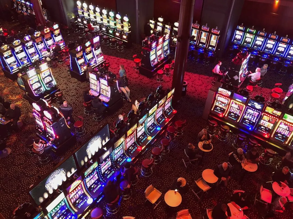 Aparate de poker „Vintage”: Unde găsești mașinării originale de colecție Photo poker machines